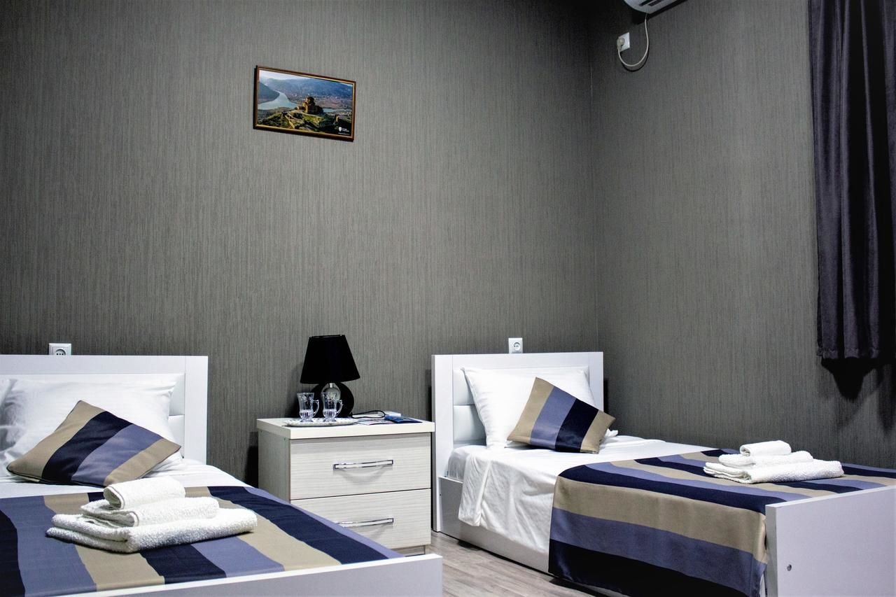 Отель Twins Hotel Тбилиси-18