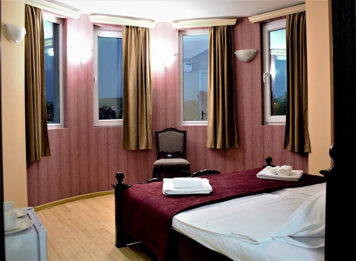 Отель Twins Hotel Тбилиси