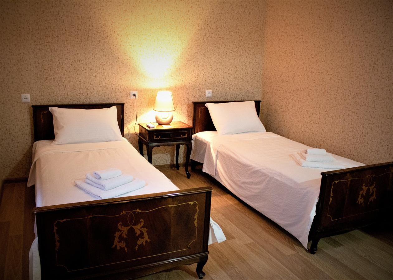 Отель Twins Hotel Тбилиси-25