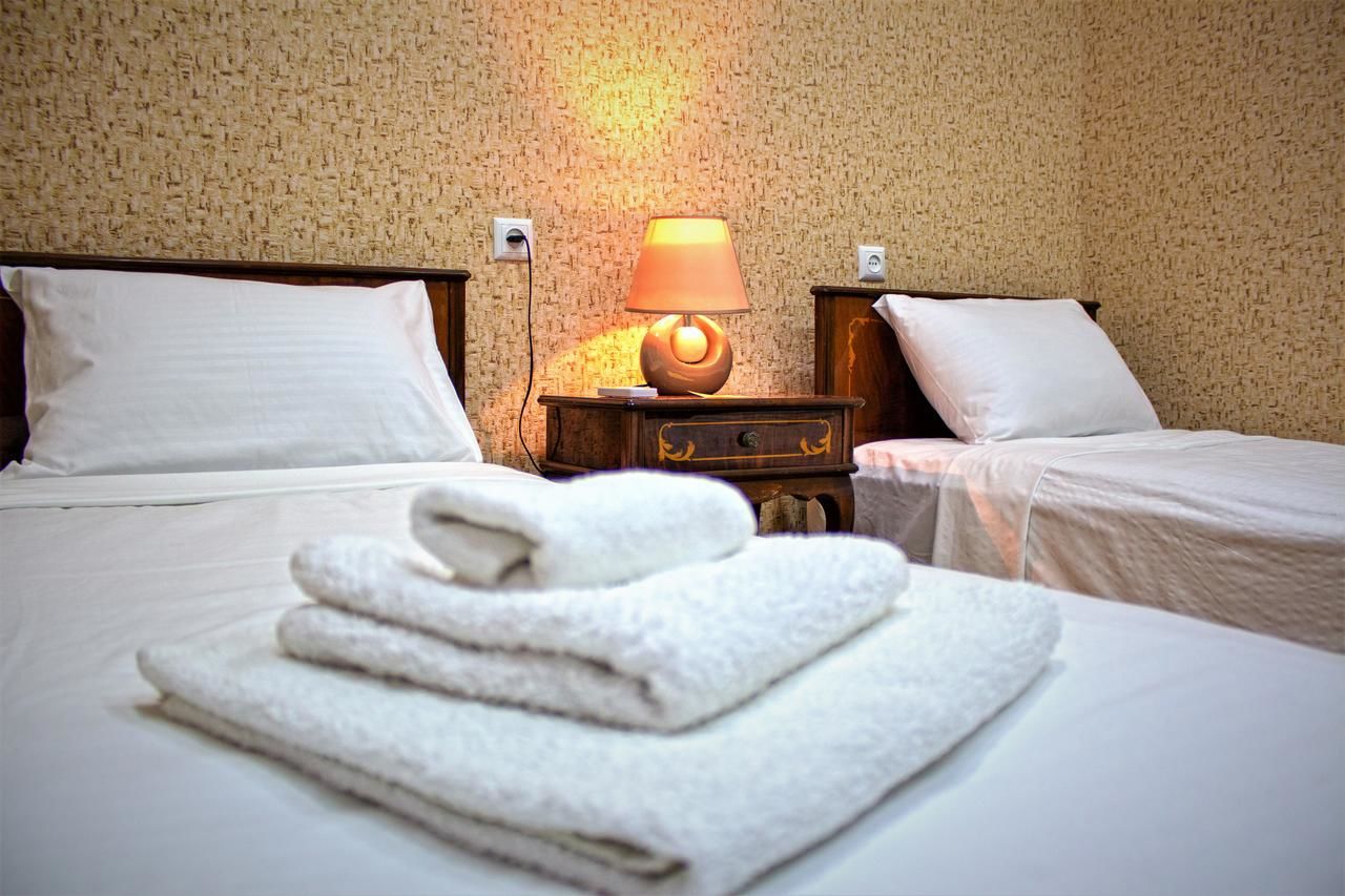 Отель Twins Hotel Тбилиси-27