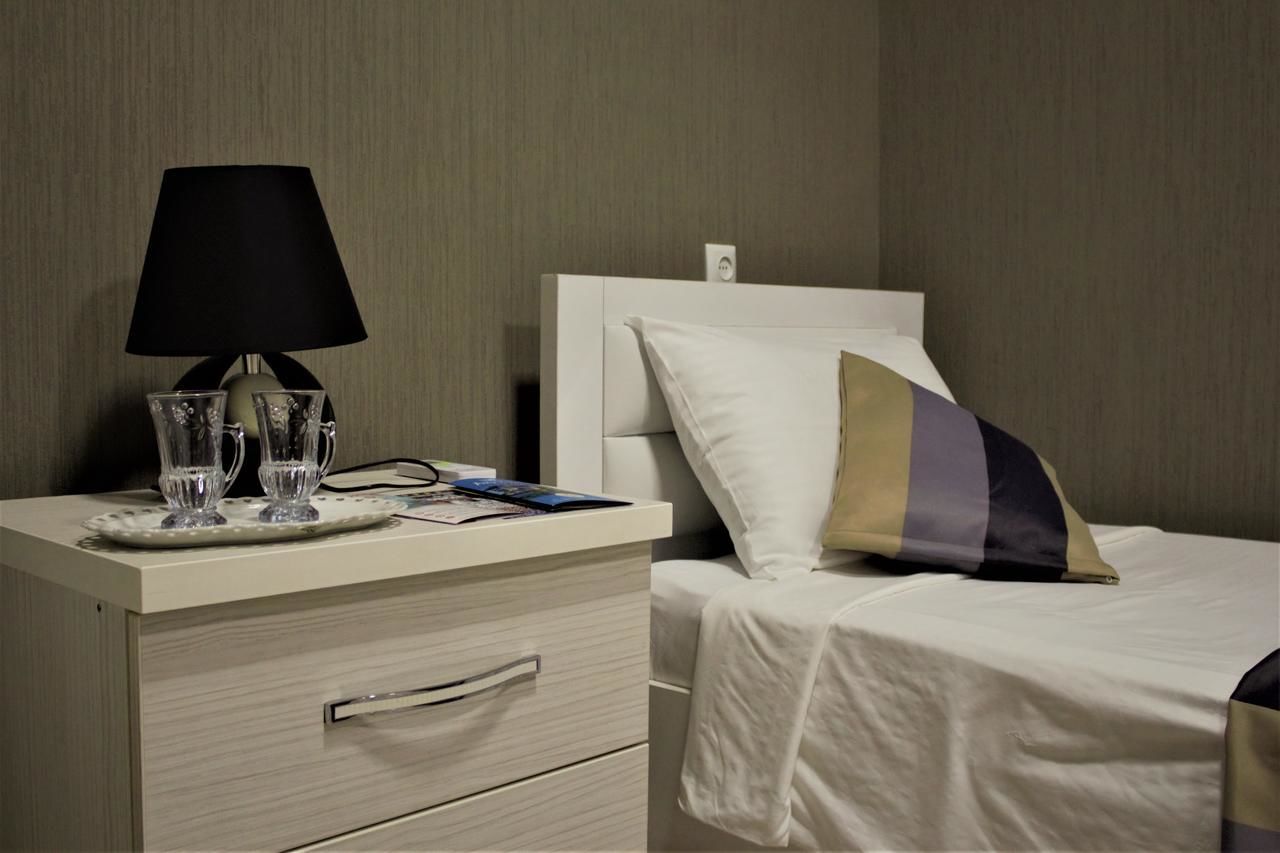 Отель Twins Hotel Тбилиси-31