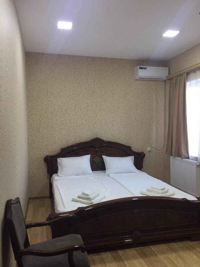 Отель Twins Hotel Тбилиси