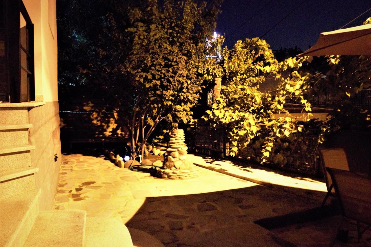 Отель Twins Hotel Тбилиси-12