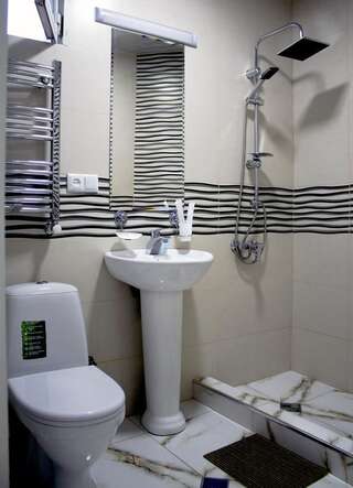 Отель Twins Hotel Тбилиси Стандартный двухместный номер с 1 кроватью-2