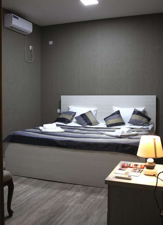 Отель Twins Hotel Тбилиси-16