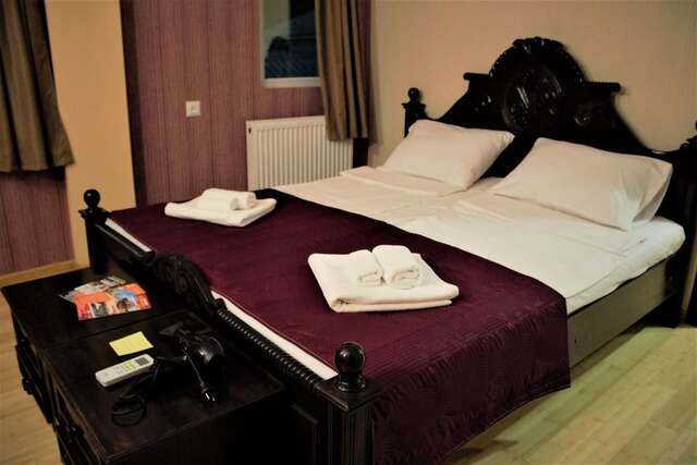 Отель Twins Hotel Тбилиси-19