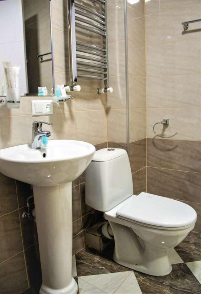 Отель Twins Hotel Тбилиси-27