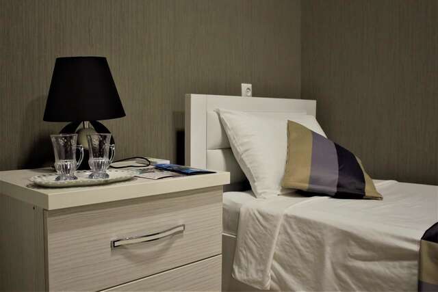 Отель Twins Hotel Тбилиси-30