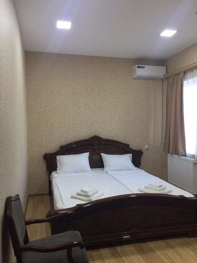 Отель Twins Hotel Тбилиси-36