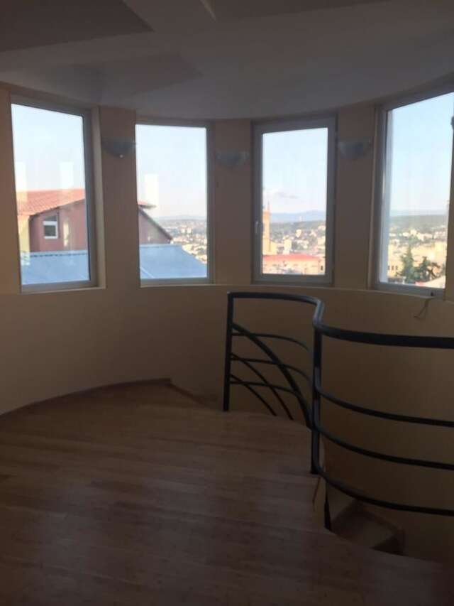 Отель Twins Hotel Тбилиси-38