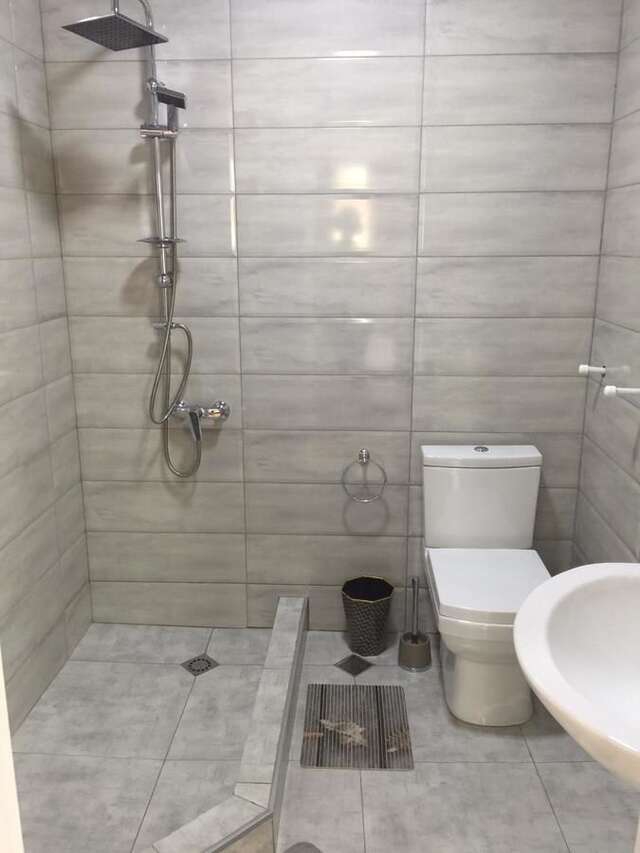 Отель Twins Hotel Тбилиси-42