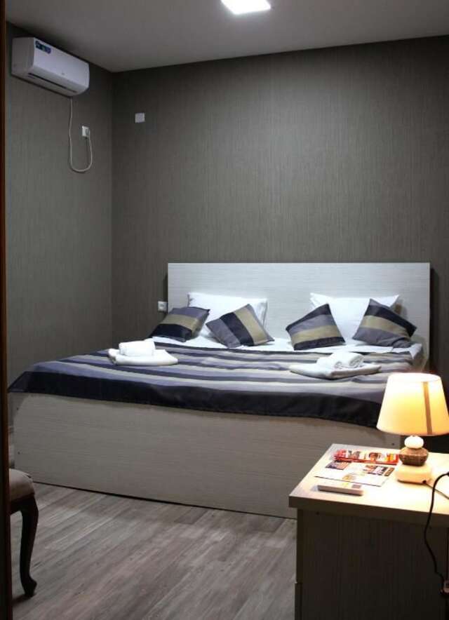 Отель Twins Hotel Тбилиси-49