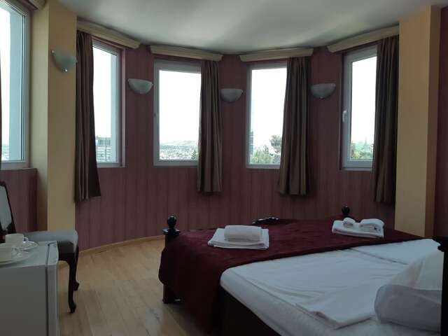 Отель Twins Hotel Тбилиси-10